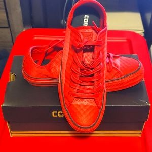 Converse Tennis Shoes